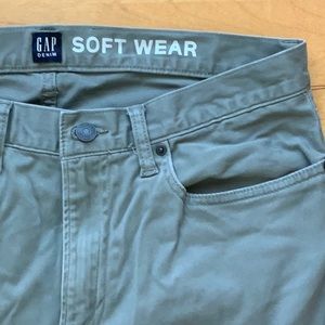Gap 33x34 Skinny Flat Front Green Pants